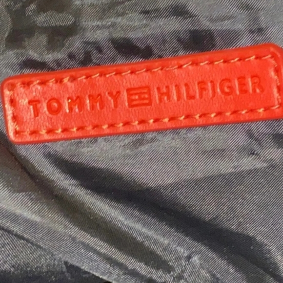 Tommy Hilfiger purse - Picture 5 of 11